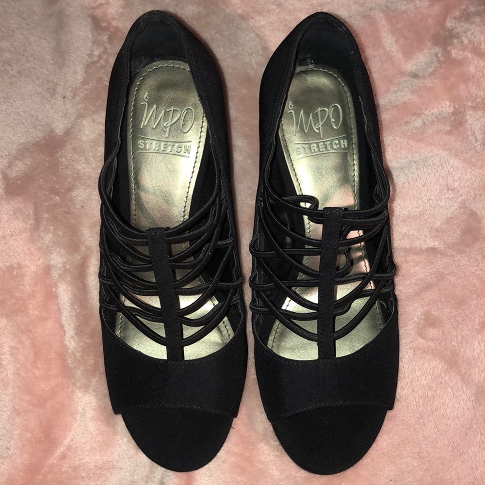 black stretchy, strappy heels